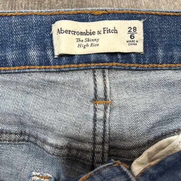 Abercrombie & Fitch Dark Wash Distressed The Skinny High Rise Jeans - Picture 6 of 6